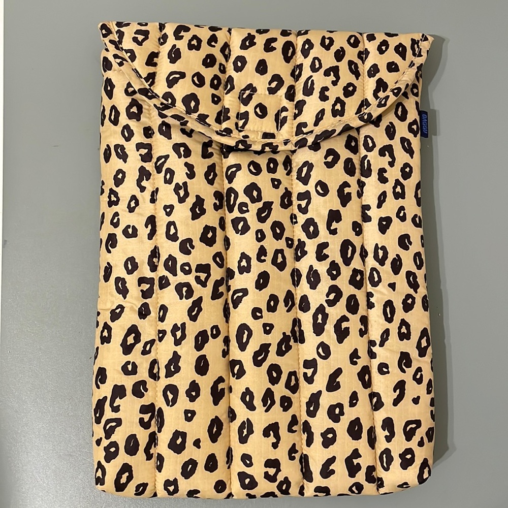 BAGGU PUFFY LAPTOP SLEEVE 13"
